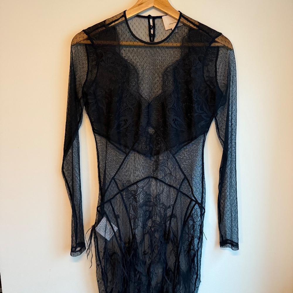 Cinq à Sept Amabella Embroidered Cocktail Dress – Size 4 – Excellent Condition